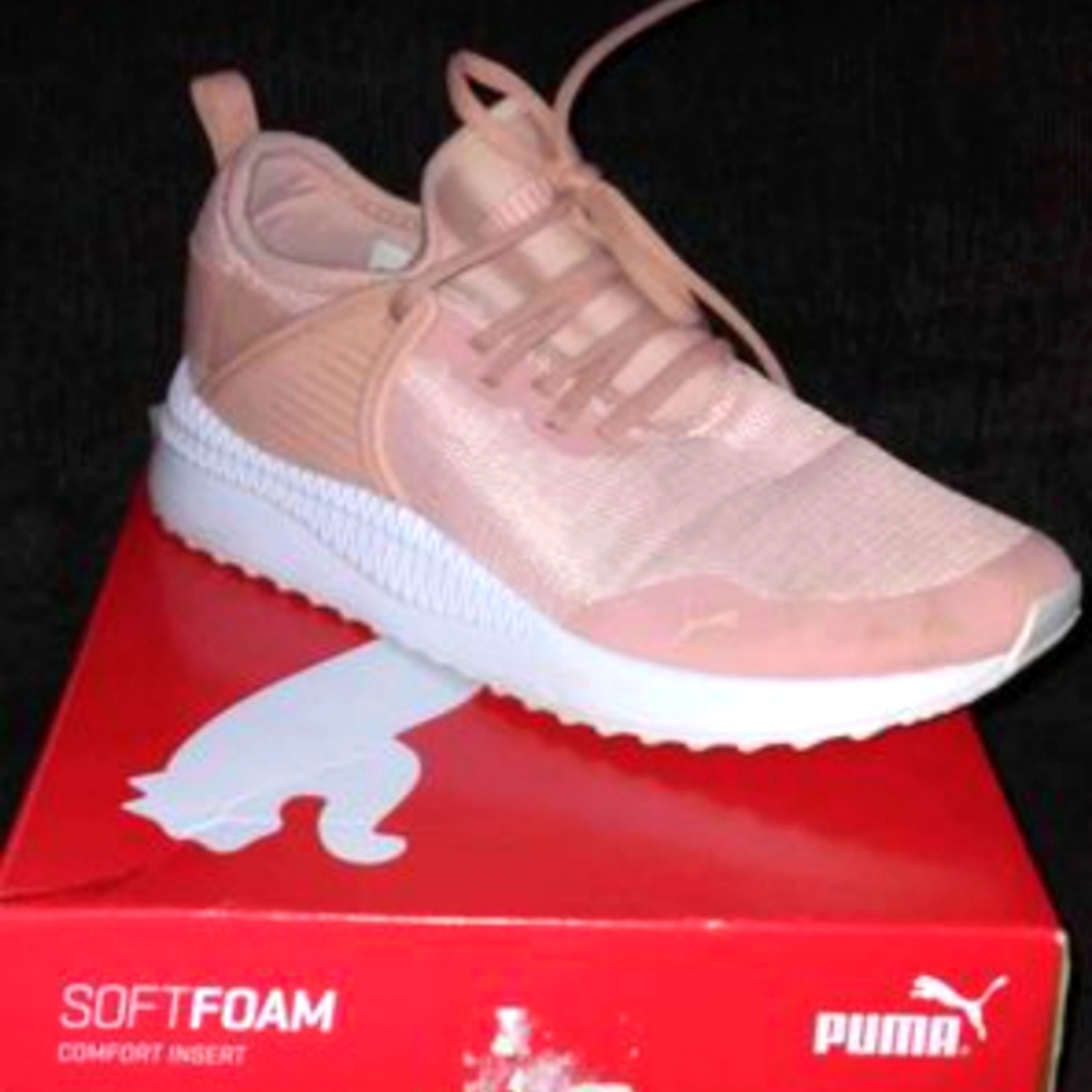 Women's Soft Foam Pumas